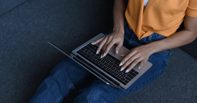 20 Thrilling, Real Jobs with Daily Pay [Online & Offline]