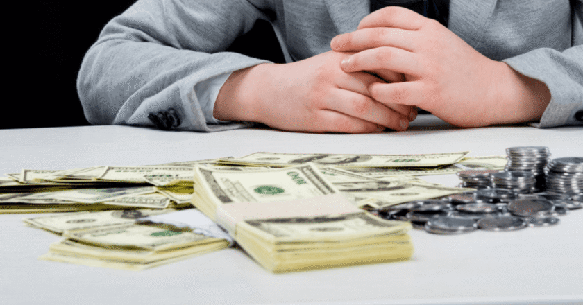 $22 an Hour: Annual Salary and 5 Money