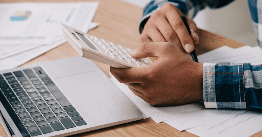 $70,000 a Year: Hourly Wage Breakdown and 6 Money