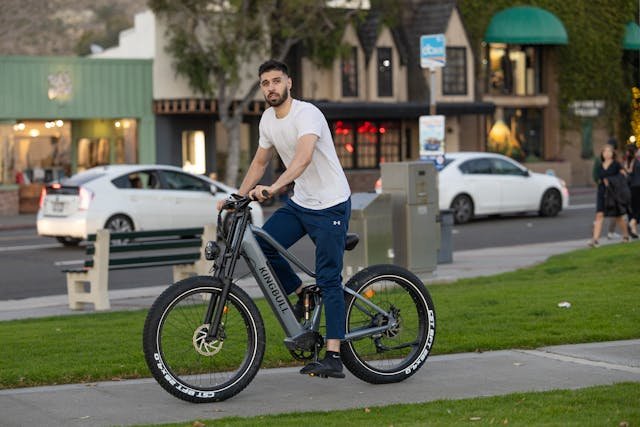 Car or Electric Bike: Whats Best for Commuting?