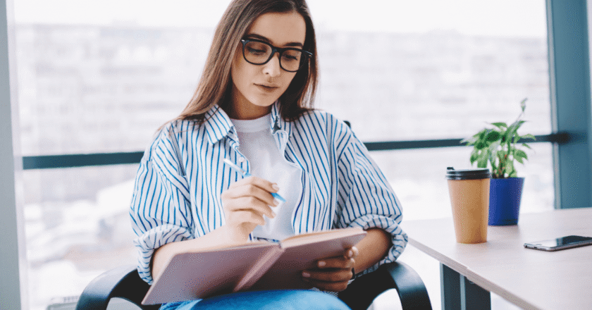 Starting a Business While Employed: 7 Steps