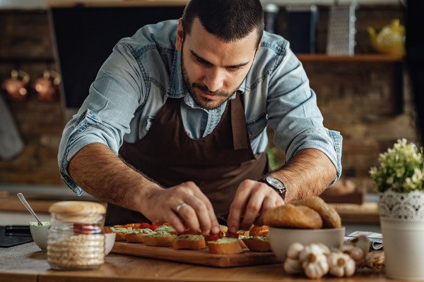 Essential Kitchen Tools to Simplify Cooking